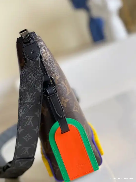 Official oldcobbler LOUIS MESSENGER VUITTON CRUISER 0523